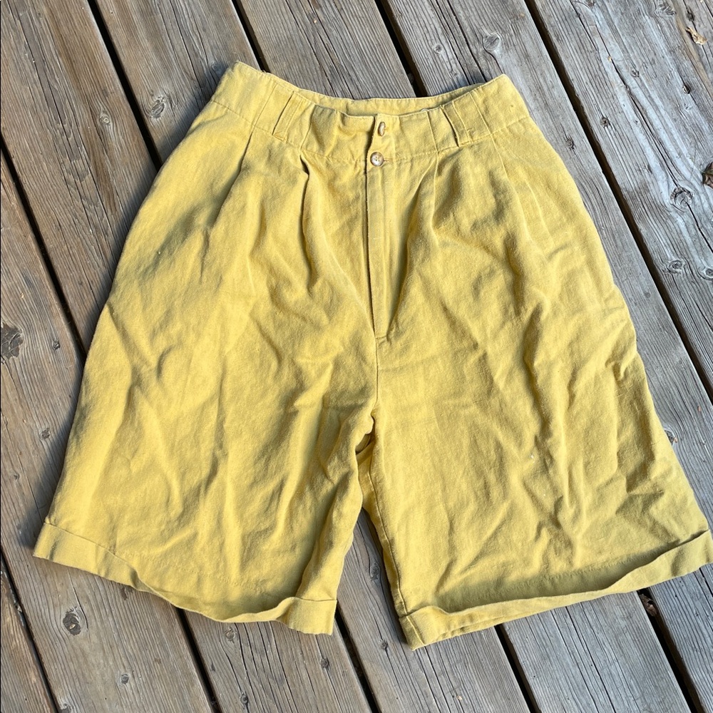 🇨🇦 VINTAGE SAN FRANCISCO Yellow High-Waisted Pleated Bermuda Shorts Womens sz 2